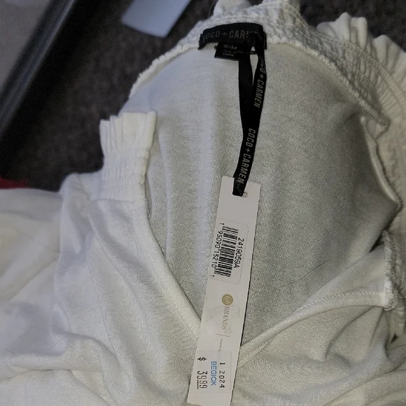 Coco + Carmen Cream Ruffle V-Neck Long Sleeve Top - Picture 8 of 8